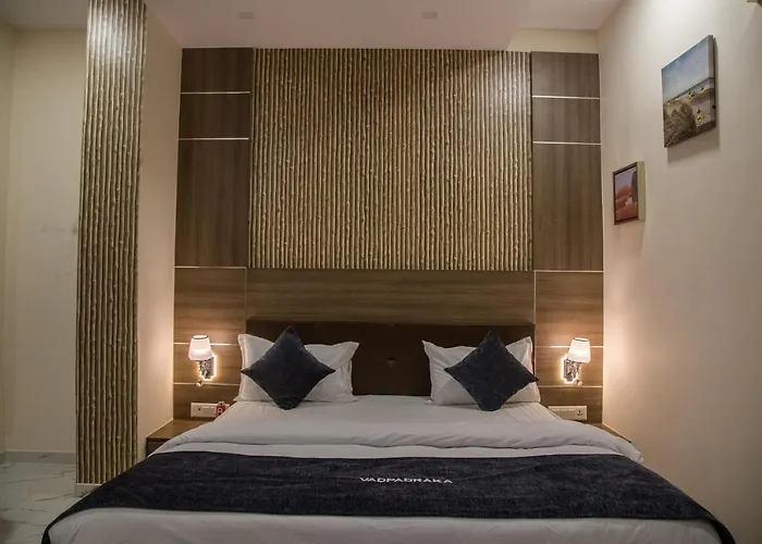 Vadpadraka Hotel And Resort