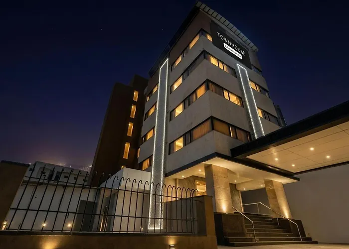 Townhouse Vadodara Railway Station Road Formerly Hotel Raajpath